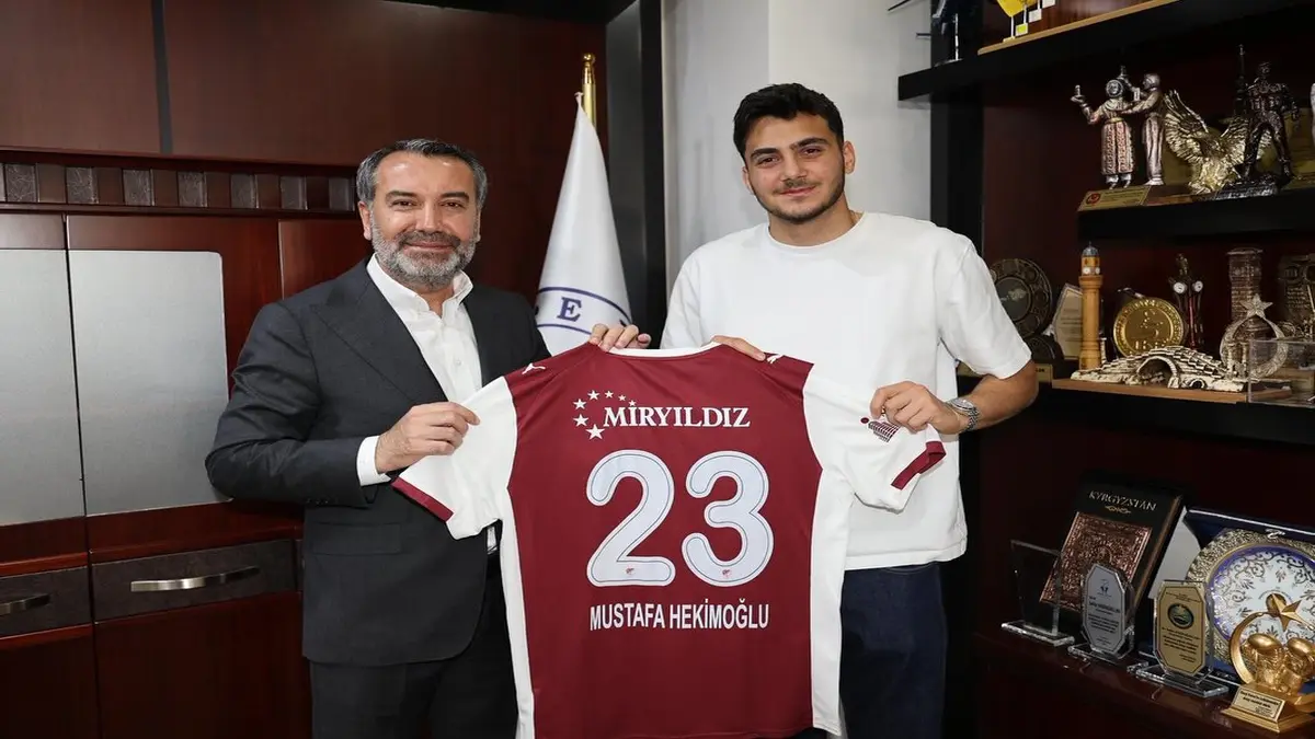 Beşiktaşlı Genç Futbolcu Hekimoğlu’ndan Başkan Şerifoğulları’na Ziyaret