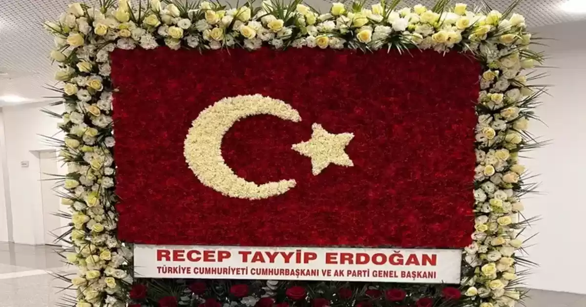 Cumhurbaşkanı Erdoğan, MHP’nin 57. Kuruluş Yılı İçin Türk Bayrağı Gönderdi