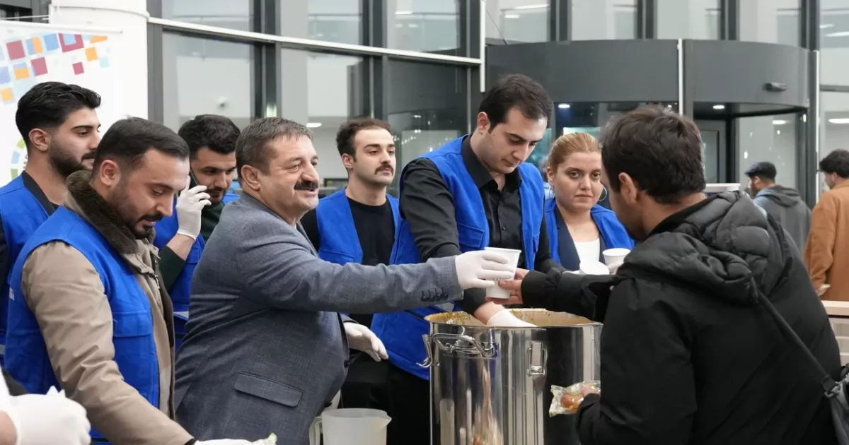 Elazığ Belediyesi’nden Öğrencilere Sıcak Çorba İkramı