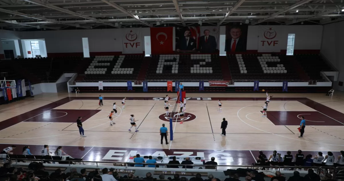 Elazığ Belediyespor Kadın Voleybol Takımı Play-Off’a Zirvede Gidiyor