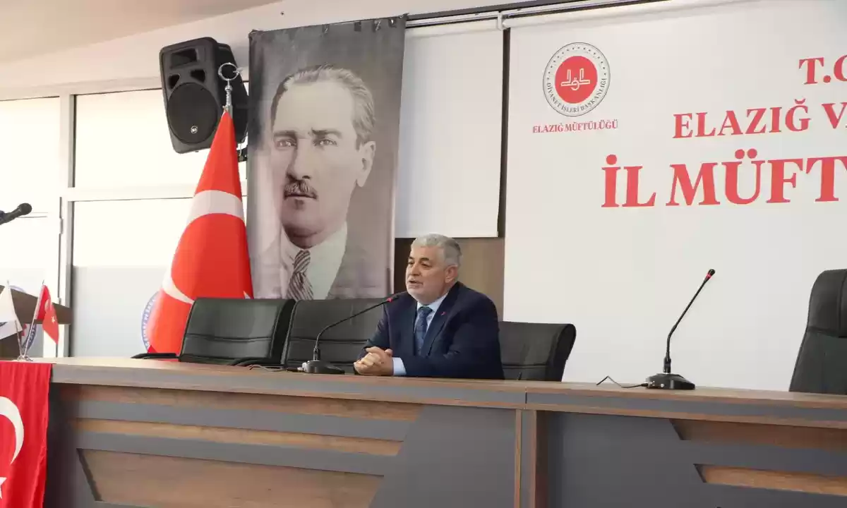 Elazığ İl Müftüsü Yusuf Bingöl Personelle Bayramlaştı, Toplumsal Huzura Dikkat Çekti