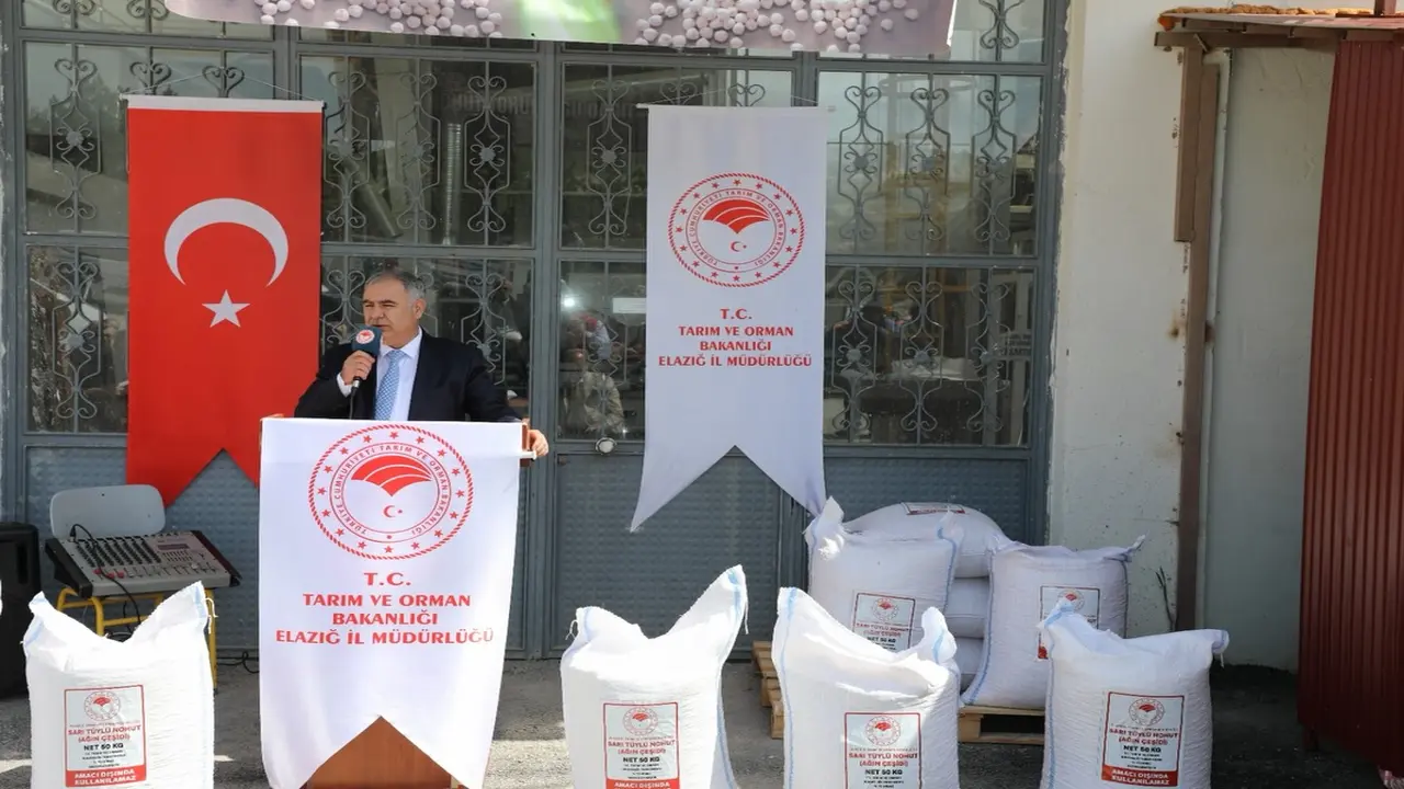 Elazığ’da Nohut Üretimine Büyük Destek: 150 Üreticiye Tohum Dağıtıldı