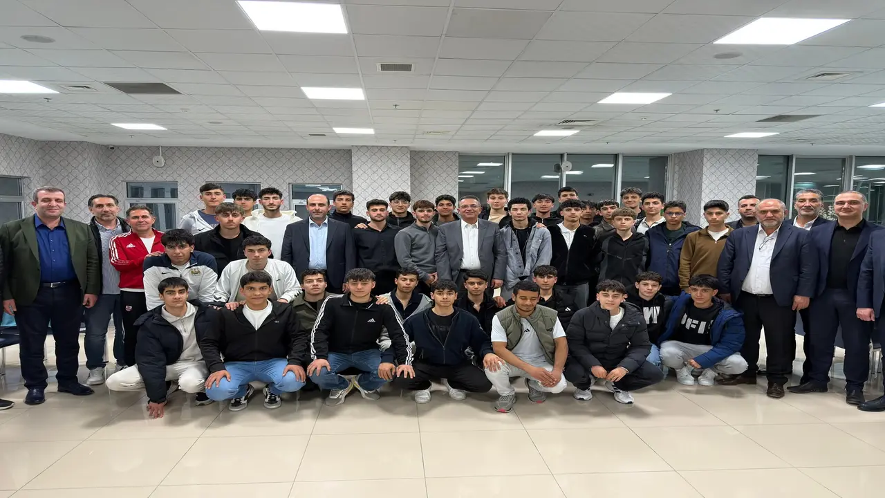 Elazığlı Genç Futbolculara Moral Yemeği