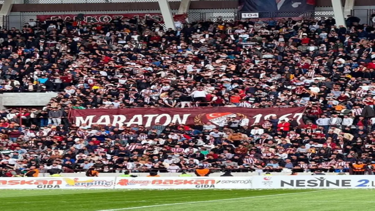 Elazığspor Maçı İçin Meydana Dev Ekran Kuruluyor