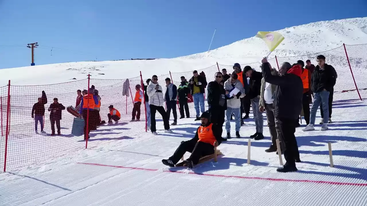 Erciyes Kayak Merkezi’nde Geleneksel Kızak Türkiye Şampiyonası Düzenlendi