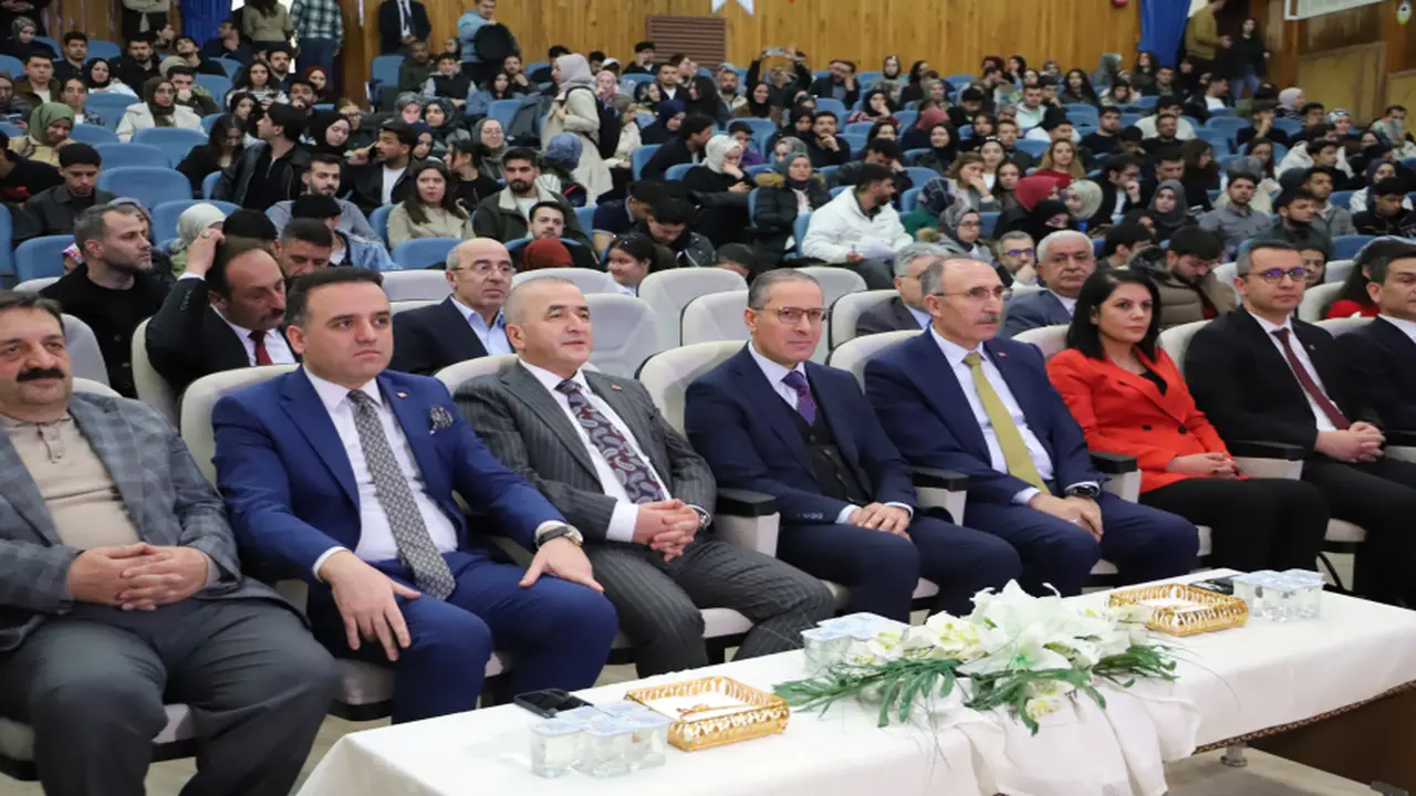 Fırat Üniversitesi’nde Yasa Dışı Bahis ve Uyuşturucu ile Mücadele Konferansı Düzenlendi