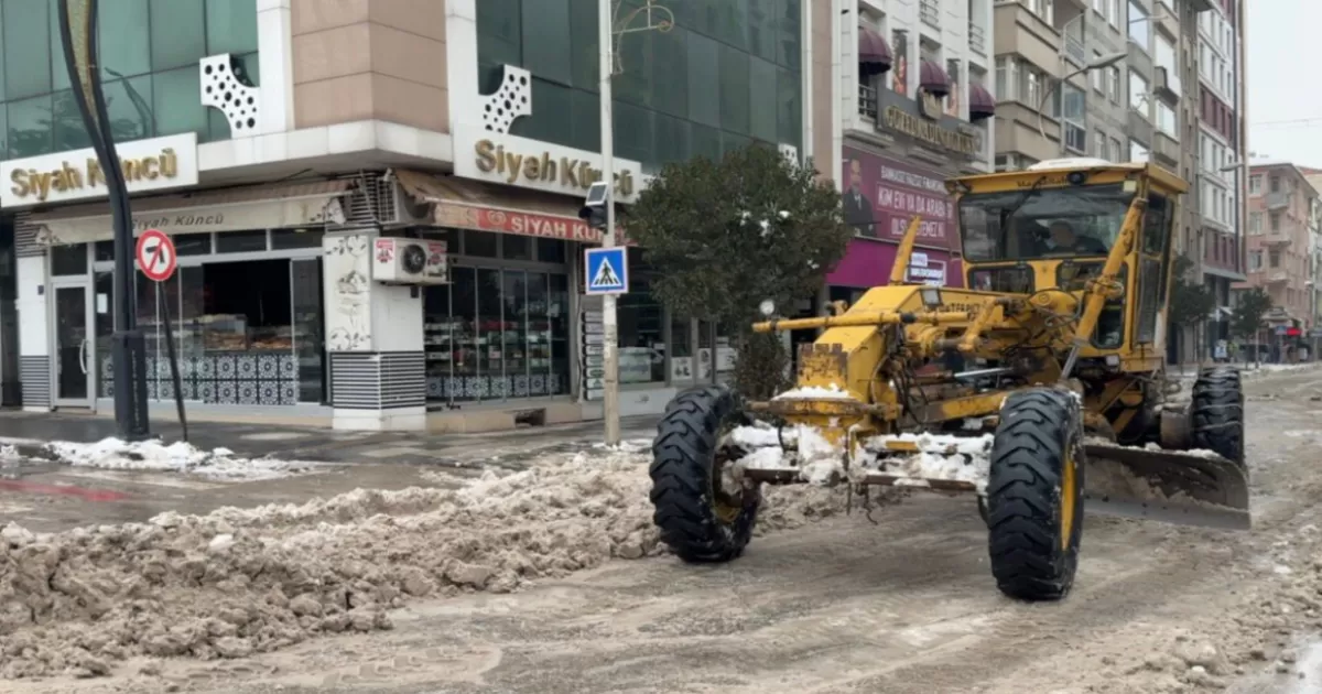 İstasyon Caddesi Kar Küreme Çalışmaları Nedeniyle Trafiğe Kapatılacak