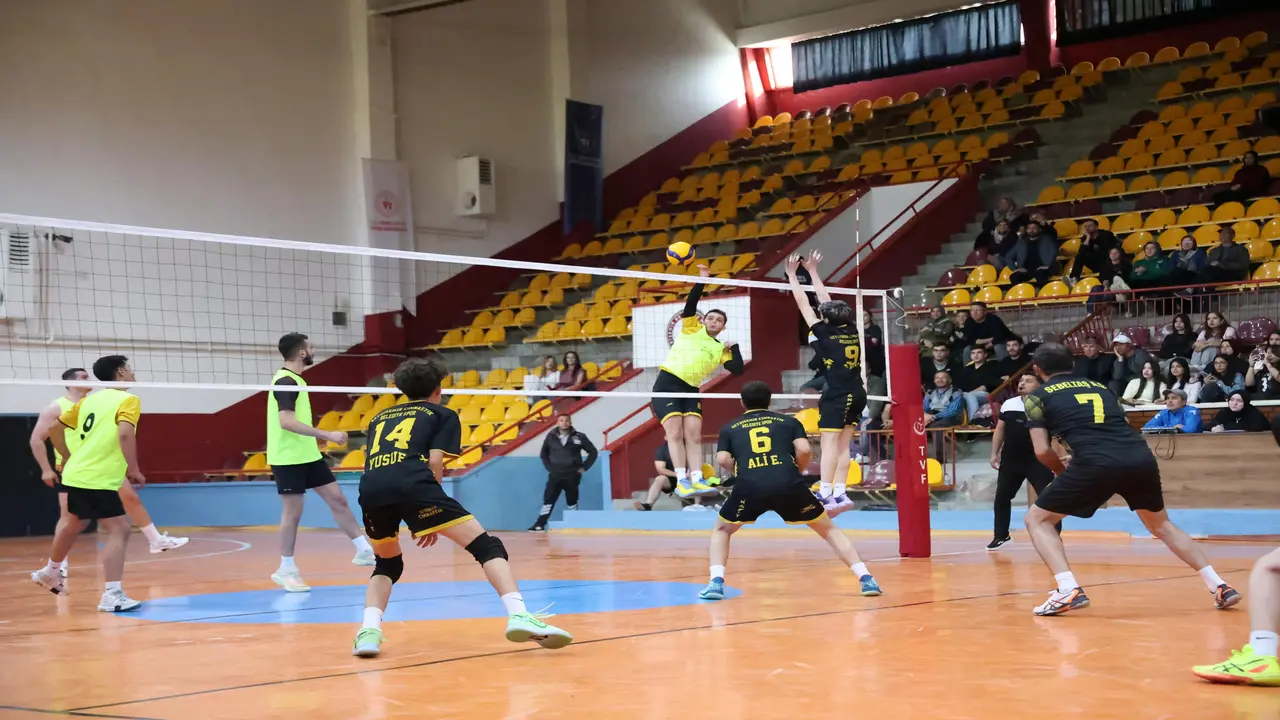 Konya’da voleybol heyecanı: 2 bin 460 sporcu İlçeler Arası Turnuva’da buluştu